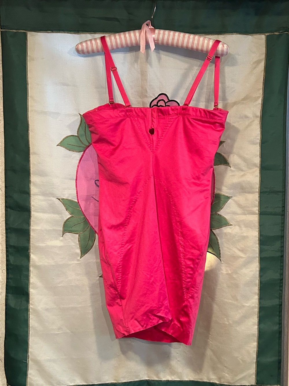 Victoria Secret Power Figure - Picture 2 of 3
